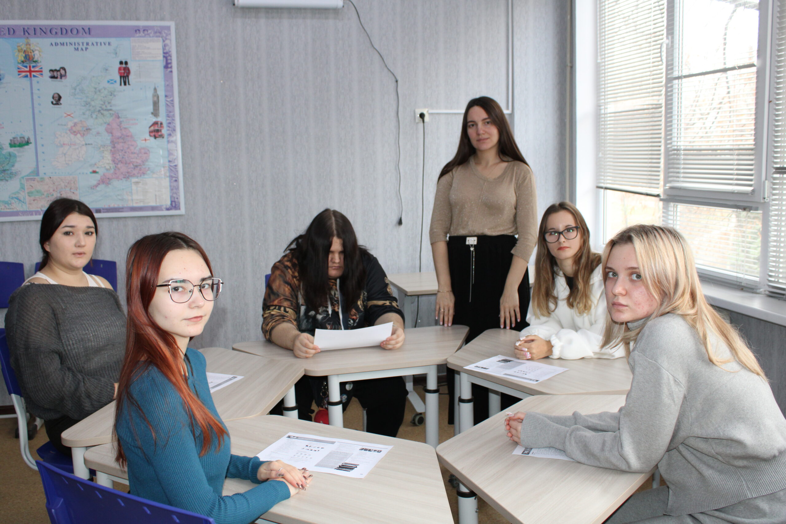 В Стахановском колледже #ЛГПУ прошло практическое занятие по дисциплине «Иностранный язык в профессиональной деятельности» на тему «Престижные вузы мира»