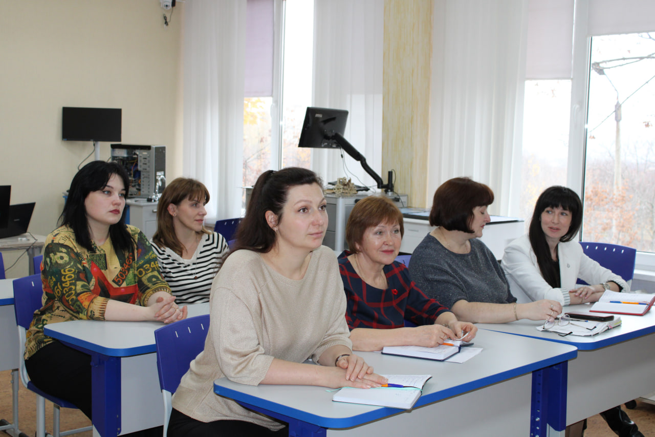 Консультация-диалог для педагогов: обмен опытом по подготовке мероприятий к Международному дню инвалидов Стахановский колледж ЛГПУ — Омский педагогический колледж №1