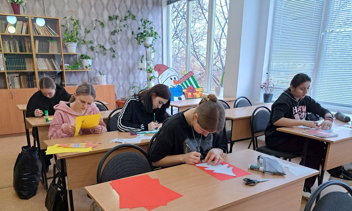 Занятие кружка «Студия дизайна»