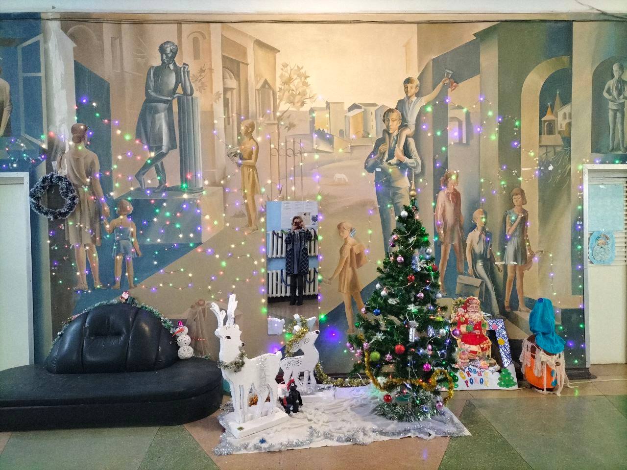 НОВОГОДНЯЯ СКАЗКА В ОБЩЕЖИТИИ — ЧУДЕСА РЯДОМ!