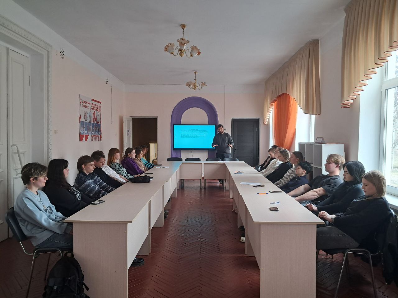 Волонтеры Стахановского колледжа ЛГПУ учились спасать себя на тренинге в Добро.Центре