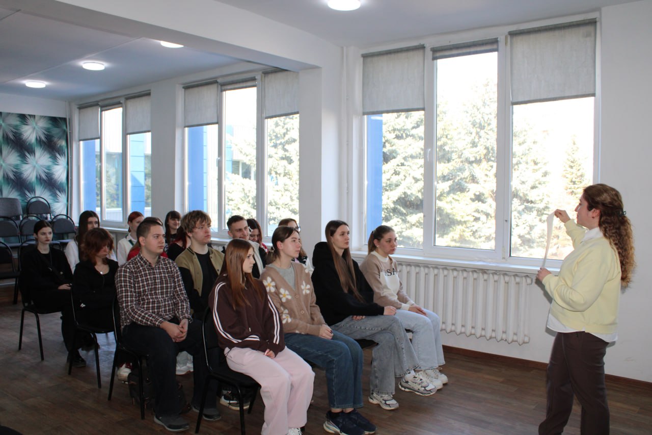 В Стахановском колледже ЛГПУ состоялось занятие «Школы вожатого»