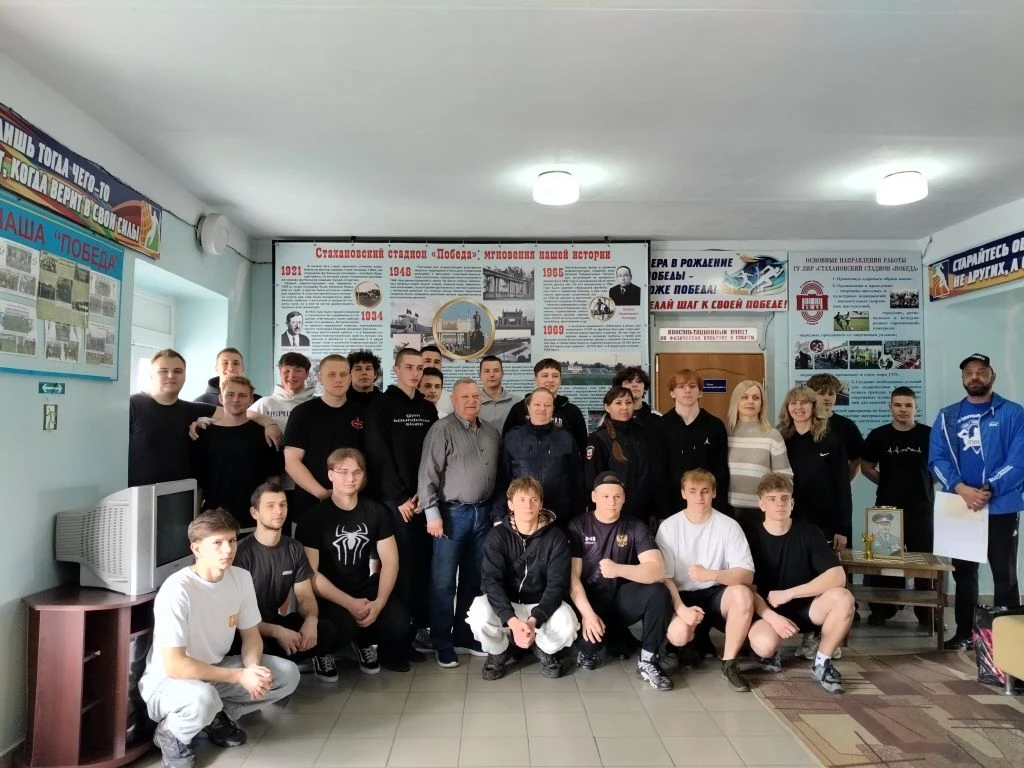 Участие в турнире по армрестлингу