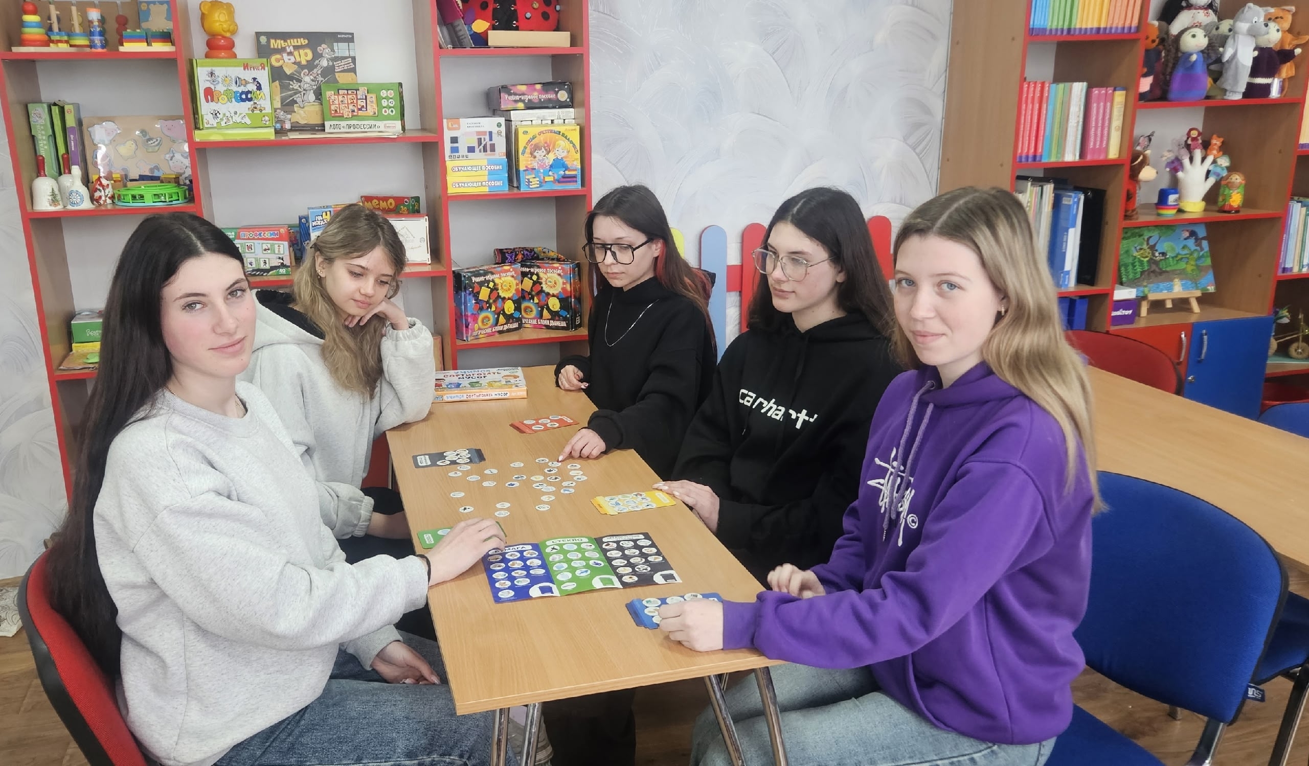 В Стахановском колледже ЛГПУ прошло открытое мероприятие ко Дню экологических знаний