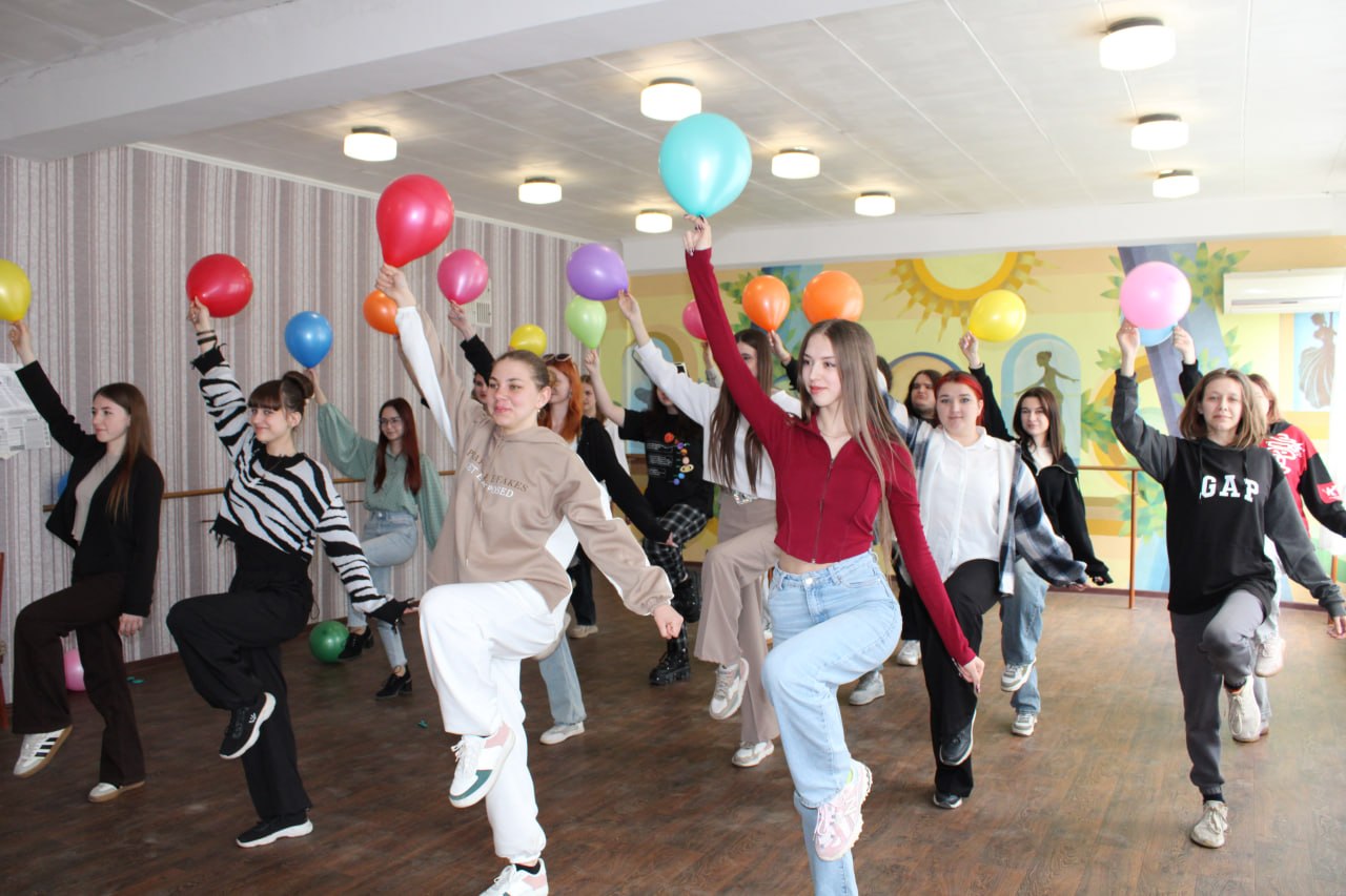 От теории к практике: в Стахановском колледже ЛГПУ продолжается обучение будущих вожатых